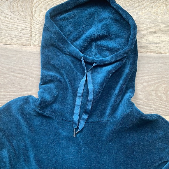 NWOT Well+Calm super soft blue pullover - Picture 3 of 5